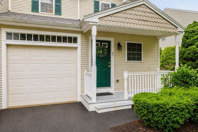 21 Sycamore Dr 21, Middleboro, MA 02346