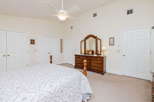 21 Sycamore Dr 21, Middleboro, MA 02346