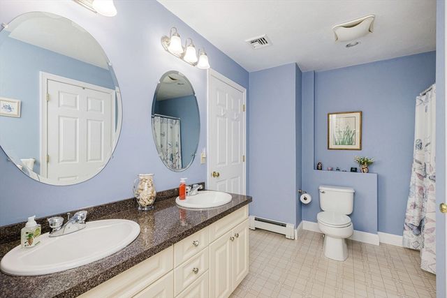 21 Sycamore Dr 21, Middleboro, MA 02346