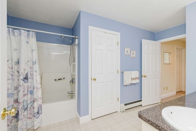 21 Sycamore Dr 21, Middleboro, MA 02346