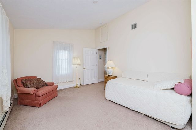 21 Sycamore Dr 21, Middleboro, MA 02346