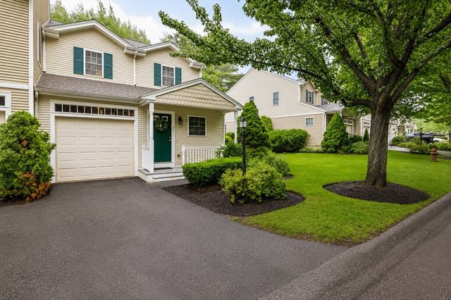 21 Sycamore Dr 21, Middleboro, MA 02346