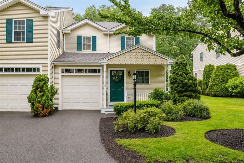 21 Sycamore Dr 21, Middleboro, MA 02346