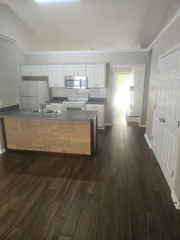 1014 Stonemark Trl, La Vergne, TN 37086
