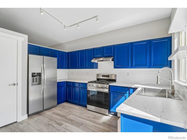 1818 Clover Creek Drive, Longmont, CO 80503