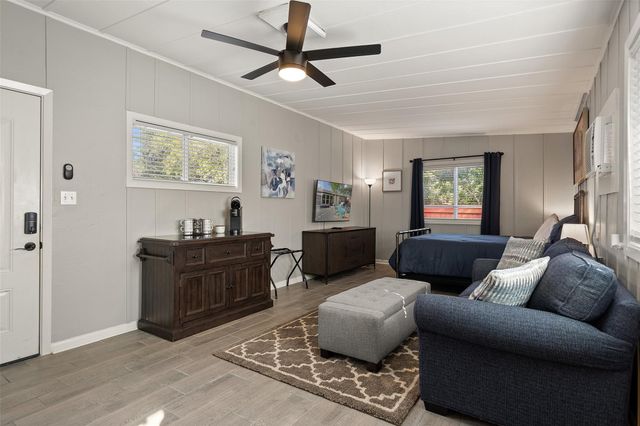 35 Presidio RD, Wimberley, TX 78676