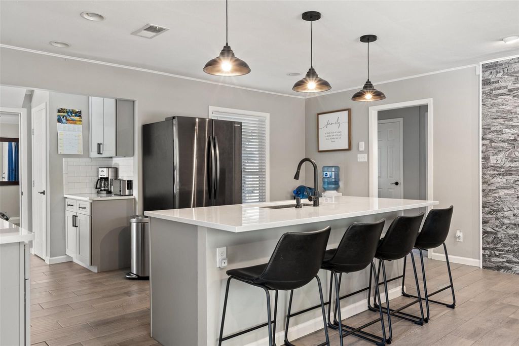 35 Presidio RD, Wimberley, TX 78676