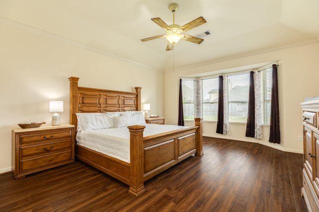 4702 Serrano Drive, League City, TX 77573