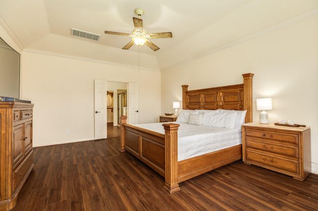 4702 Serrano Drive, League City, TX 77573