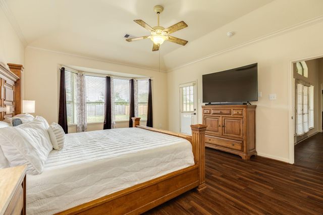 4702 Serrano Drive, League City, TX 77573