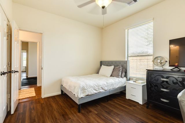 4702 Serrano Drive, League City, TX 77573