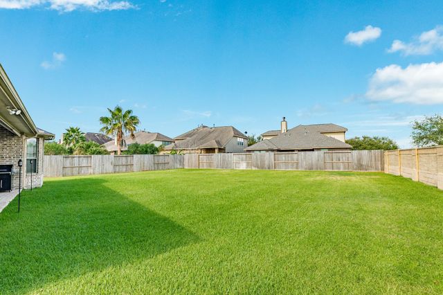 4702 Serrano Drive, League City, TX 77573