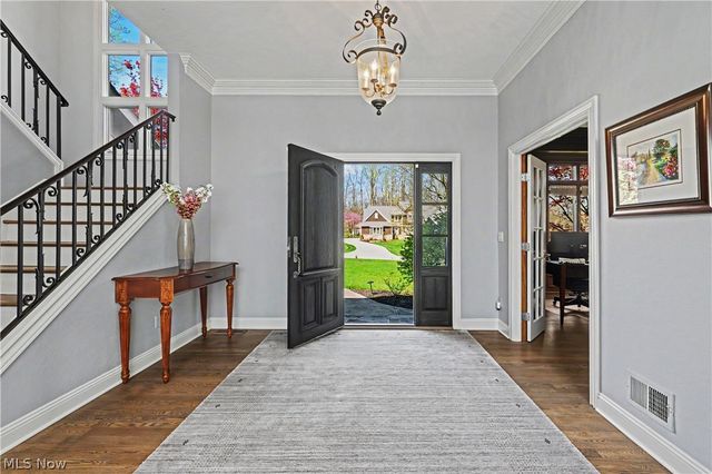 560 Club Drive, Aurora, OH 44202