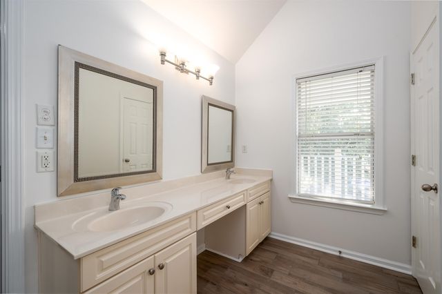 1338 E ISLAND PL, Memphis, TN 38103