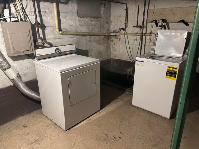 203 W 9th Street, Holland City, MI 49423