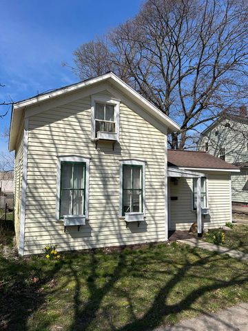 203 W 9th Street, Holland City, MI 49423