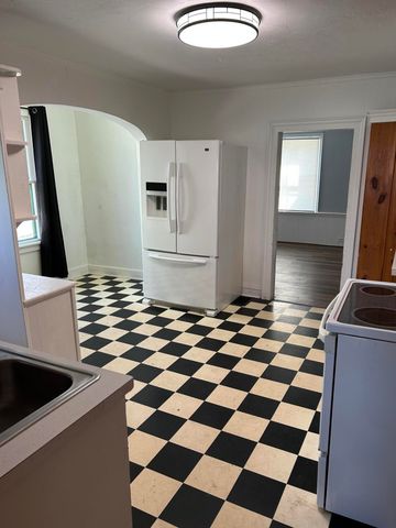 203 W 9th Street, Holland City, MI 49423