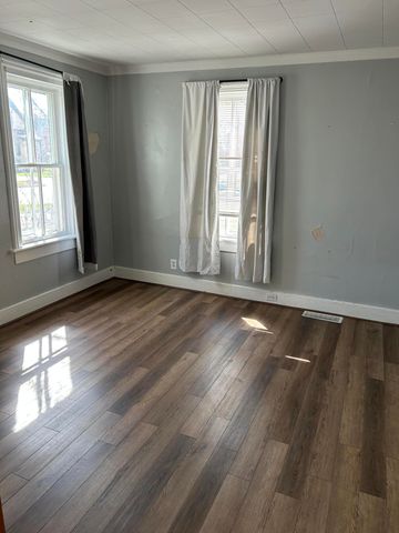203 W 9th Street, Holland City, MI 49423