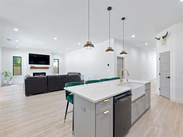 379 Enota Place, Atlanta, GA 30310