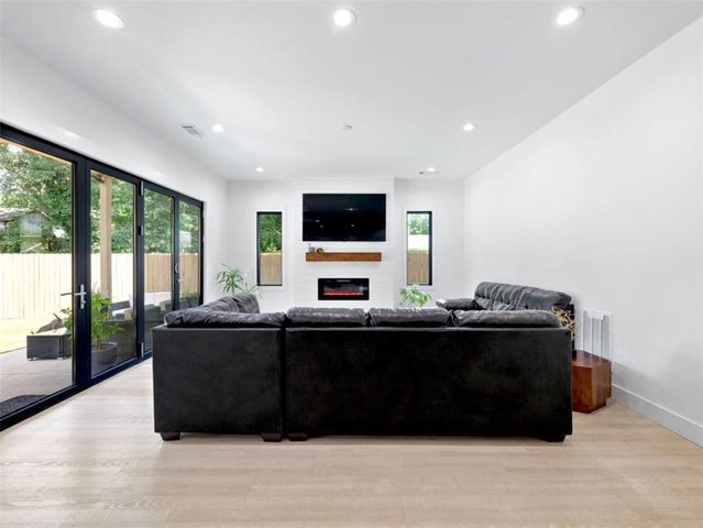 379 Enota Place, Atlanta, GA 30310