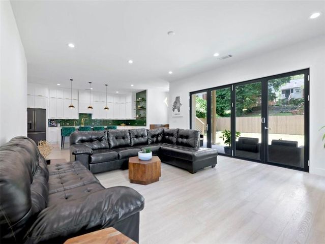 379 Enota Place, Atlanta, GA 30310