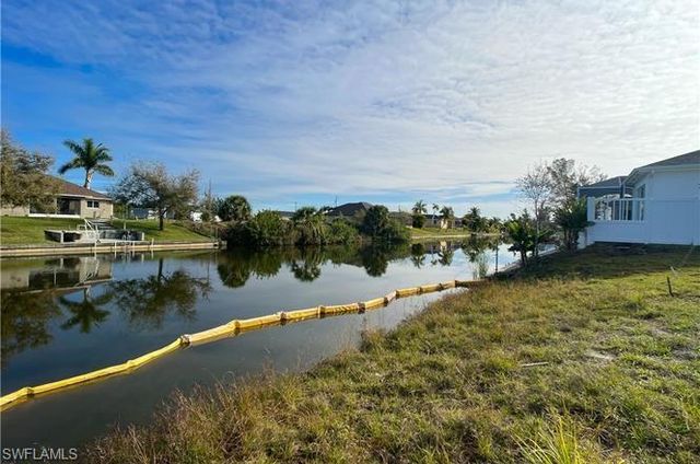 2005 SW 2nd TER, Cape Coral, FL 33991
