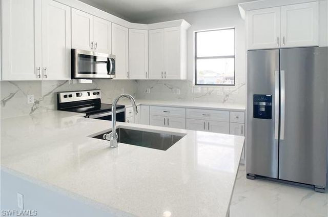 2005 SW 2nd TER, Cape Coral, FL 33991