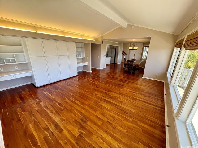 125 Maunalanikai Place, Honolulu, HI 96816