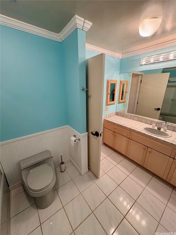 125 Maunalanikai Place, Honolulu, HI 96816