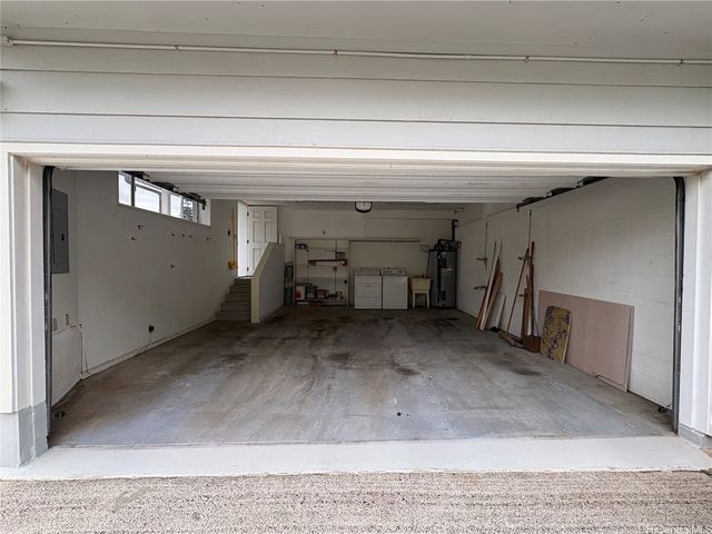 125 Maunalanikai Place, Honolulu, HI 96816