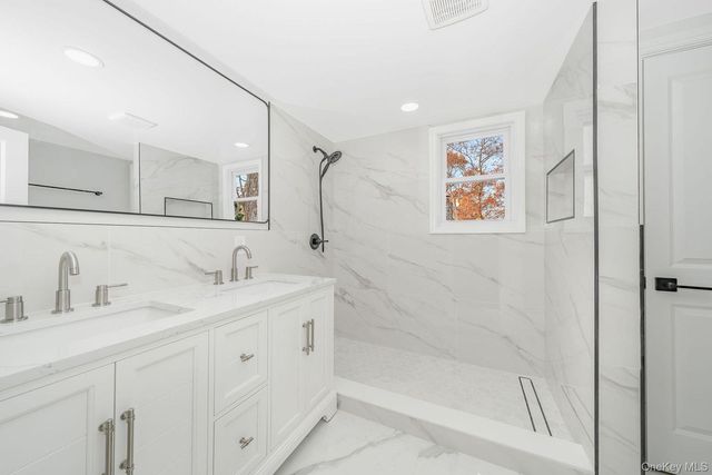 42 Ronald Drive N, Amityville, NY 11701