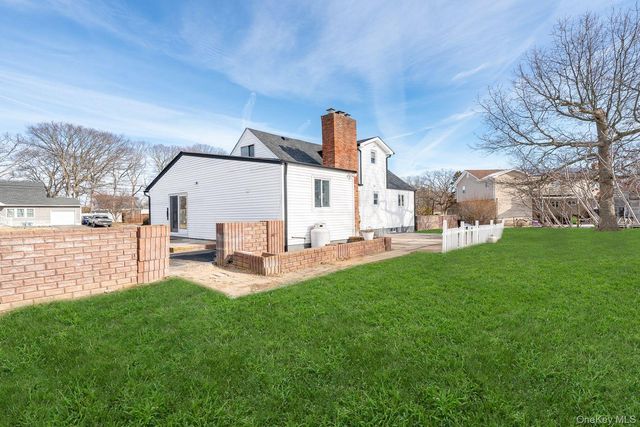 42 Ronald Drive N, Amityville, NY 11701