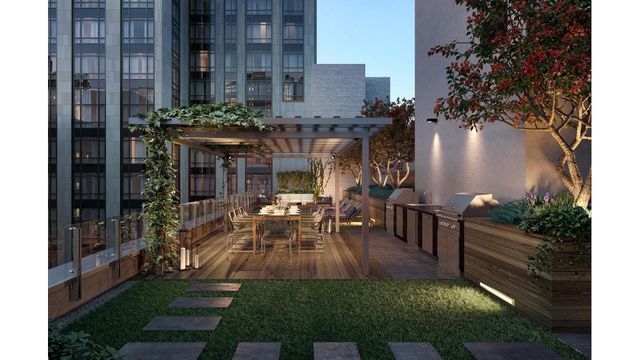 225 E 19th St Apt 402, New York City, NY 10003