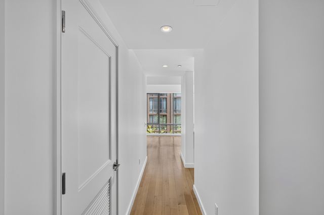 225 E 19th St Apt 402, New York City, NY 10003