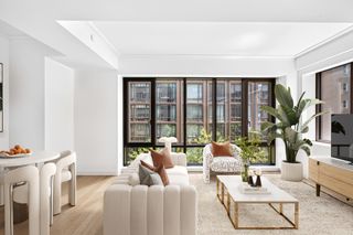 225 E 19th St Apt 402, New York City, NY 10003