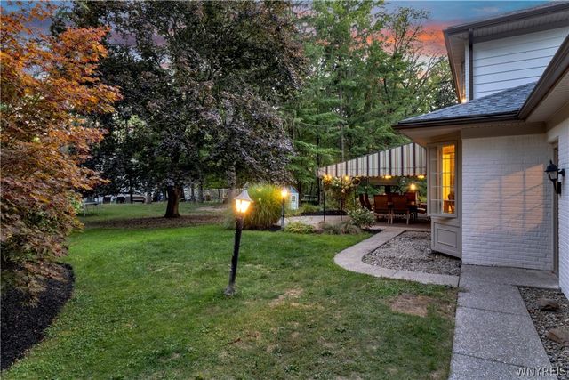5 Greenwood Drive, Orchard Park, NY 14127
