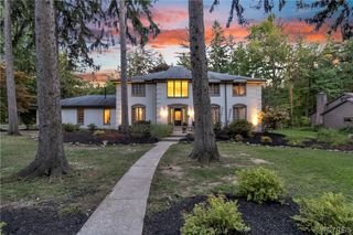 5 Greenwood Drive, Orchard Park, NY 14127