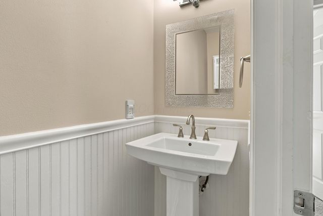 6083 Grand Strand Avenue, Westerville, OH 43081
