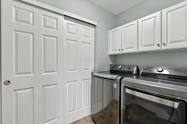 6083 Grand Strand Avenue, Westerville, OH 43081