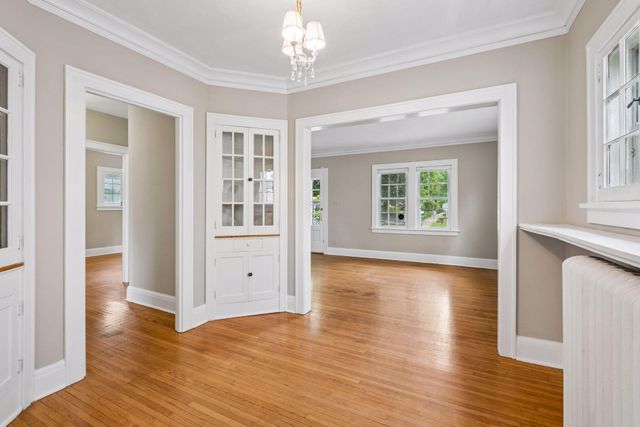 387 Cretin Avenue S, Saint Paul, MN 55105