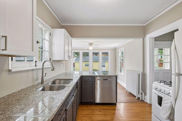 387 Cretin Avenue S, Saint Paul, MN 55105