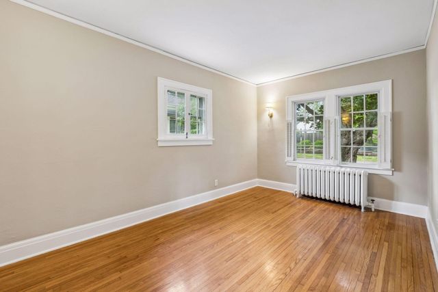 387 Cretin Avenue S, Saint Paul, MN 55105
