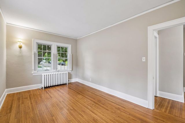 387 Cretin Avenue S, Saint Paul, MN 55105