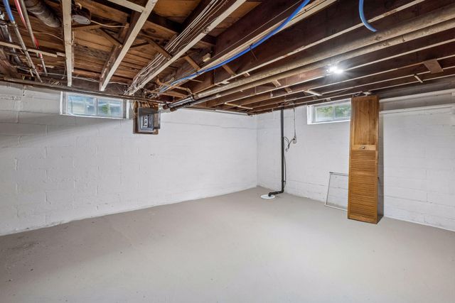 387 Cretin Avenue S, Saint Paul, MN 55105