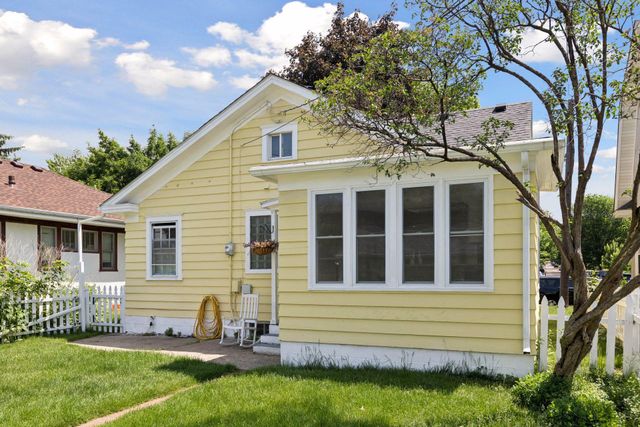387 Cretin Avenue S, Saint Paul, MN 55105