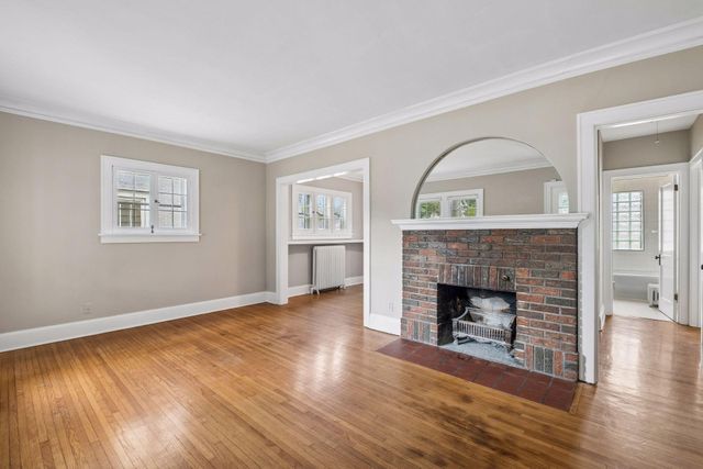 387 Cretin Avenue S, Saint Paul, MN 55105