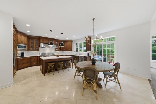 22133 N Prairie Lane, Kildeer, IL 60047