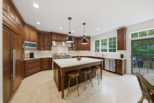 22133 N Prairie Lane, Kildeer, IL 60047
