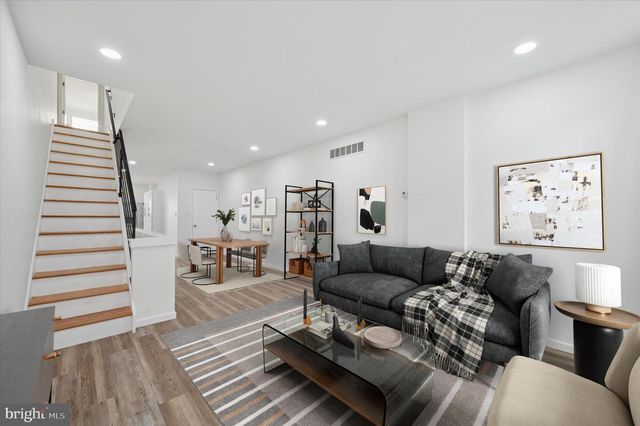 2013 TITAN ST, Philadelphia, PA 19146