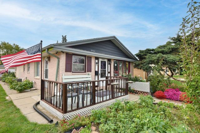 2325 W Layton AVENUE, Milwaukee, WI 53221